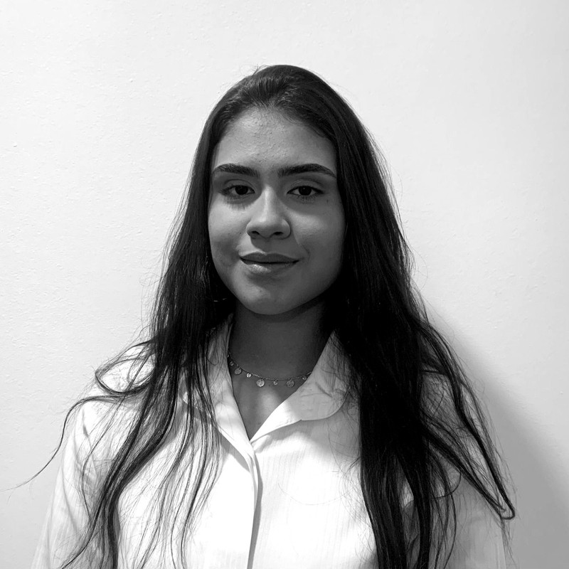 Portrait of Isabella Dainez